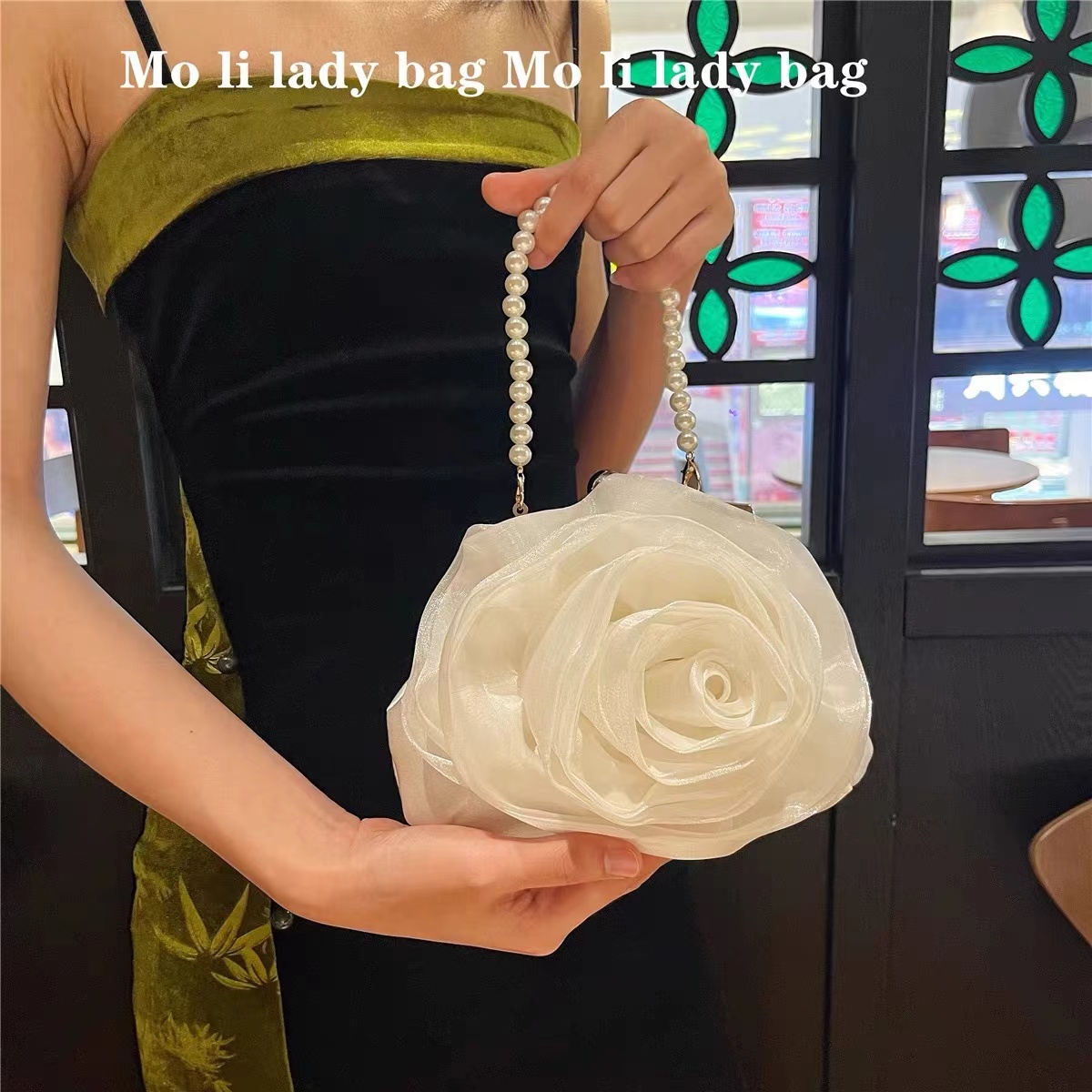 Luxury Designer Satin Floral H - Interior Design Elegant avis et prix