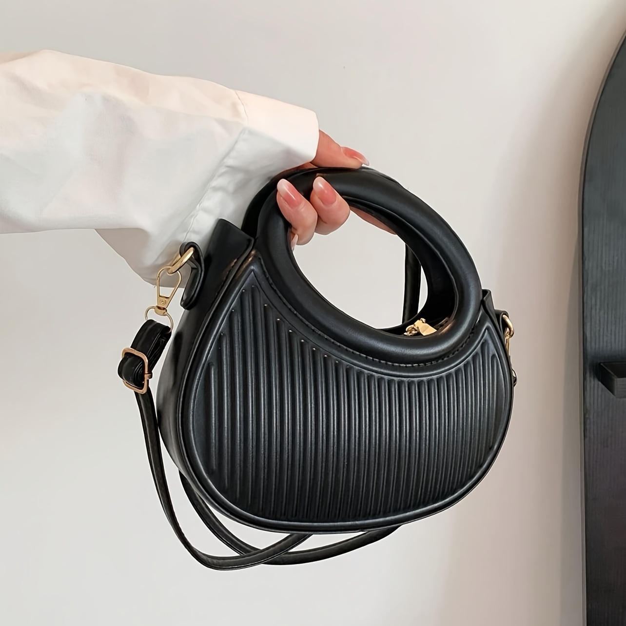 Chic Stripe Design Crossbody B - Interior Design Elegant avis et prix