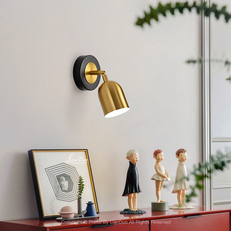 Modern Rotating LED Wall Lamp  - Interior Design Years Of Study avis et prix
